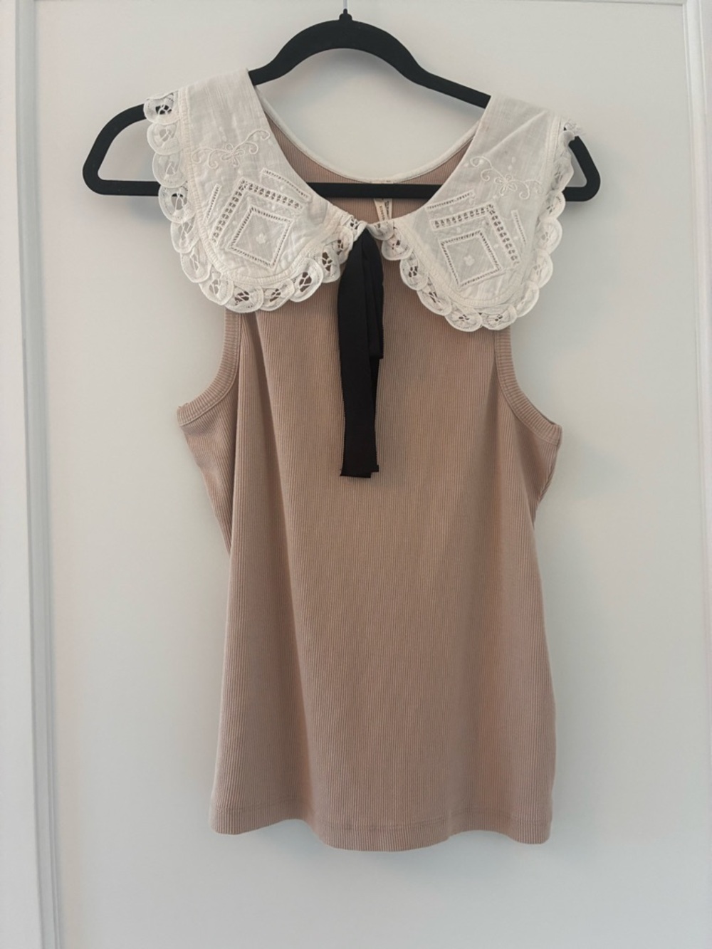 Beige Sleeveless Top with White Lace Collar